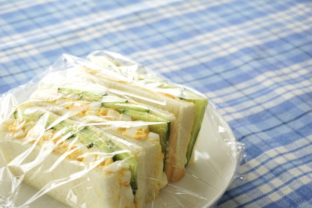 クッキングシートの代用でラップは使える？おすすめの調理法や注意点も紹介！